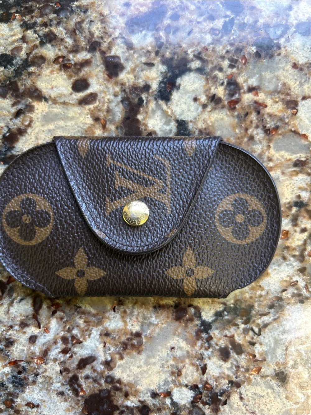 Louis Vuitton Monogram Snap Key Pouch in Brown and Gold - Picture 3 of 15